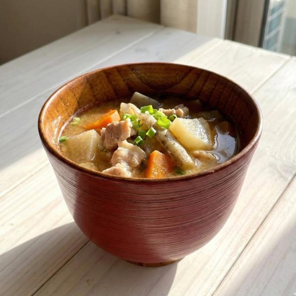 お椀 汁椀 木製 多用椀 刷毛目 朱 漆塗り 大きめ 大きい 雑煮椀 おしゃれ おわん 味噌汁 かわいい 食器