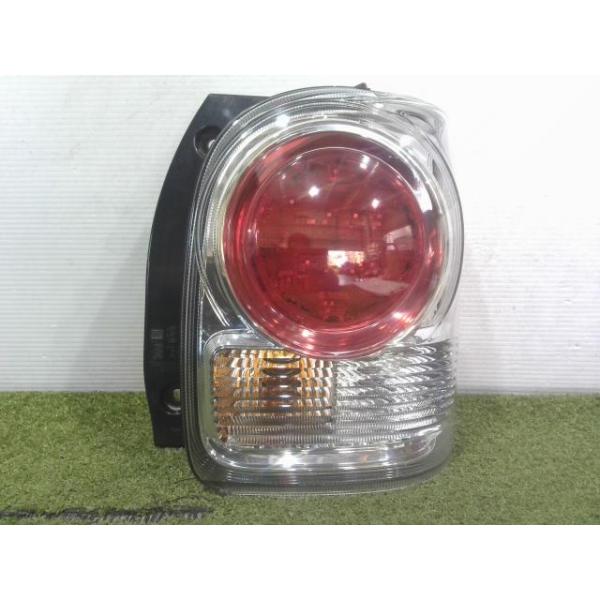 ムーブキャンパス　左テールレンズ　LA800S ダイハツムーヴキャンパス ダイハツ 純正 ムーヴキャンバス 《 LA800S 》 左テールランプ