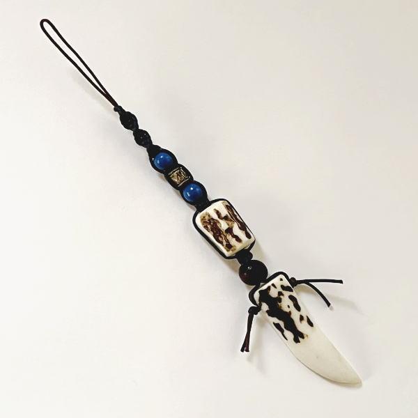 エゾシカの角で作られた 鹿角ストラップ 角ツインK 鹿の角 蝦夷 エゾシカの角で作られた 鹿角ストラップ 角ツインK 鹿の角 蝦夷