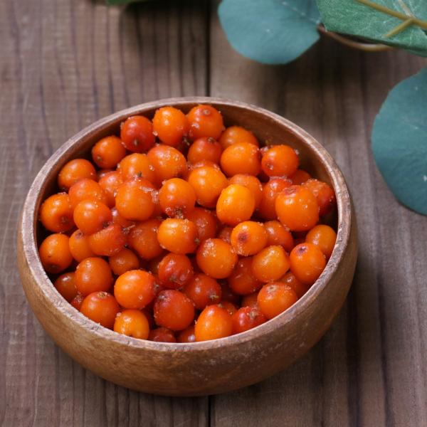 シーベリーはサジーやシーバックソーンとも呼ばれ、2億年以上前から存在しているというと言われている、歴史の古い植物です。日本では、大陸性気候の北海道の数カ所でしか栽培されていない、とても貴重な果実です。「天然ビタミン・アミノ酸」が豊富な果実と...