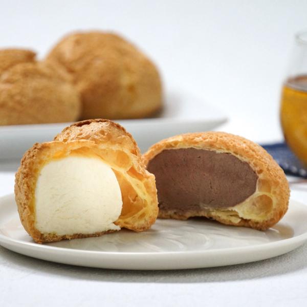 北海道産の小麦と生クリームをふんだんに使用したシュークリームです。凍ったままシューアイス、解凍してシュークリームにしても楽しめます。北海道産小麦を使用した生地は、独自の製法によりさっくりしていながらパサつきがないクッキー状の生地に仕上がって...