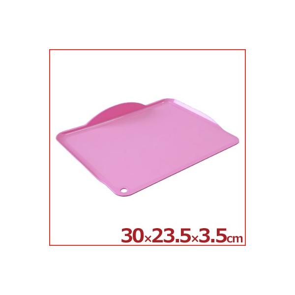 ３つのフチで液体の飛び散りを防ぎ、水分は傾斜でミゾに溜まる様になっているので居間で果物を剥いたり、料理の下準備などの作業をするにはピッタリです。自立でき省スペースで収納可能です。コンパクトで軽量なので持ち運びもラク！002432002