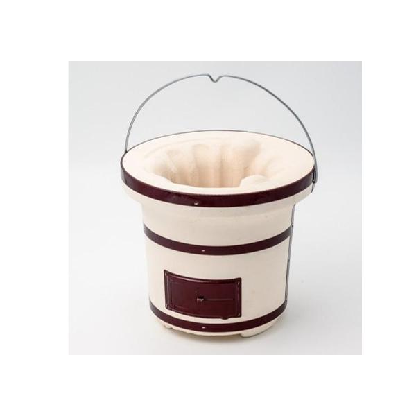 ポーラスセラミック製（ 珪藻土 ）を使用しており、熱効率がとても良いです。火起こしの簡単さ、火のコントロールのし易さで、労力削減になります。多孔質なため、水がかかると断熱性が下がります。衝撃に弱いので落としたりしないようご注意ください。・珪...