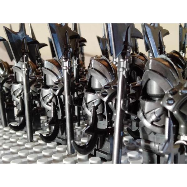 ■付属　ミニフィグ×10 　装備×10　底板×1（20マス×20マスの底板です）　■非常にカッコいい暗黒騎士のセットになります。■デザインのカッコよさ、品質、両方において完璧の品となっております。■クリックポストによる安心安全のスピード国内...