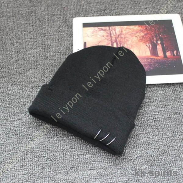 商品詳細：【サイズ】：M=頭周り約58-56cmフリーサイズ） 【素材】：アクリル【裏地】：なし・抗菌加工で清潔、臭わない頭皮は人体の中でも、特に汗や皮脂の分泌が多い場所。それは「臭いの元となる雑菌が繁殖しやすい場所」でもあります。この帽子...