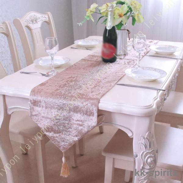★テーブルクロス ホテル レストランをインテリアの一つとして、シンプルで明るいお部屋を彩ります。こたつの天板・卓上にも最適！簡単に洗浄。★どんな空間にも馴染む柄、テーブルを華やかに演出してくれるテーブルカバー。家テーブル用だけではなく、パー...