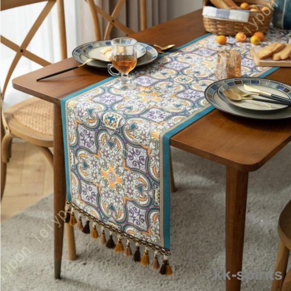 ★テーブルの中央にさらりと敷きこむだけで、ぐっとお洒落な雰囲気を作り出してくれるテーブルランナー。★柔らかく、耐久性があり、環境に優しい、ガラスや陶器の食器、花瓶なども安心して置けます。★お部屋を明るく：パッと敷くだけで、おしゃれなテーブル...