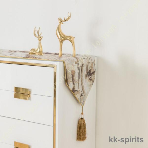 ★テーブルクロス ホテル レストランをインテリアの一つとして、シンプルで明るいお部屋を彩ります。こたつの天板・卓上にも最適！簡単に洗浄。★どんな空間にも馴染む柄、テーブルを華やかに演出してくれるテーブルカバー。家テーブル用だけではなく、パー...