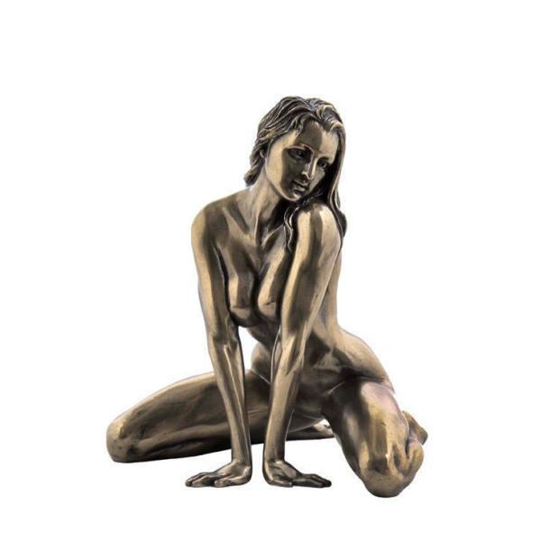 座り込むヌードの女性 裸体 ブロンズ風 フィギュア 像 置物 A Buyee Servicio De Proxy Japones Buyee Compra En Japon