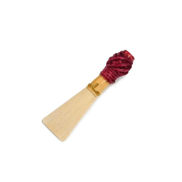 適度な抵抗感が有り、しっかりとした豊かな響きを持ったファゴットの完成リード。製作者：山上貴司糸：赤硬さ：MH