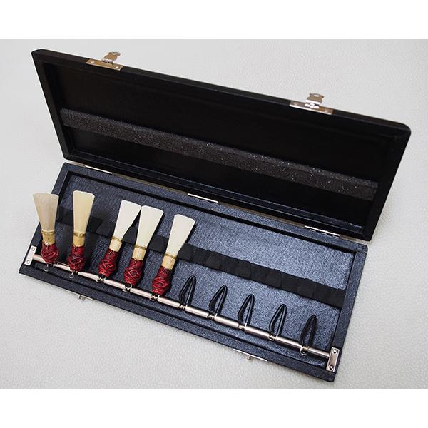 ファゴットのリードが10本収納可能。