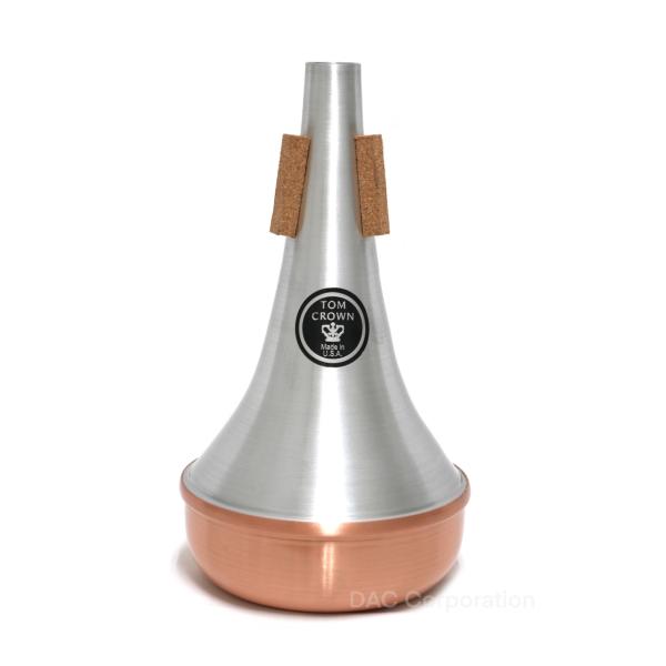 世界中の多くの金楽器奏者に愛用されている大人気のミュート。特にフォルティシモの響きは圧倒的です。様々な金属を使用したミュートを展開しており、それぞれ異なる音色を得ることができます。エンド部がコパーのこのモデルは、アルミ製のものより柔らかな音...