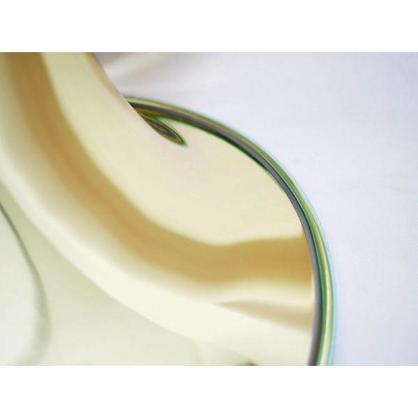 ビニール製のチューブが、チューバのベルの縁を守ると同時に、ベルクランツと同様に音を引き締める働きをします。屋外での演奏時などに向いています。※演奏状況により、響きが止まるような感覚になる場合がございます。演奏状況に合わせて着脱してご使用くだ...