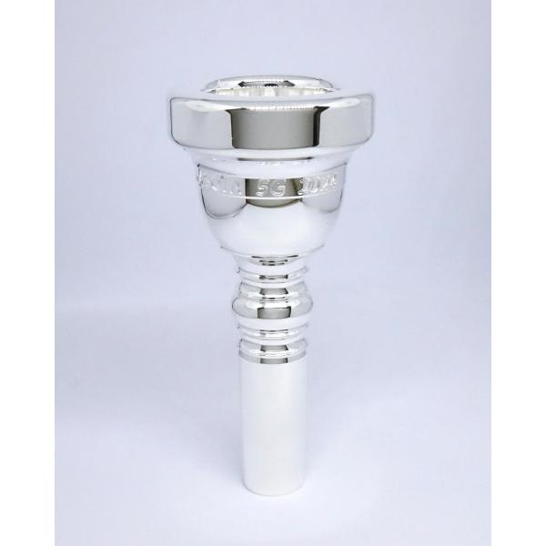 国内外のプレーヤーが信頼を寄せるwillie's Custom BrassのシグネチャーシリーズNASOTA(ナソタ)  5G  2024 太管用、シルバー仕上げMUSE L5 (V.Bach 5GS相当) のリムを採用した2024年リニュ...