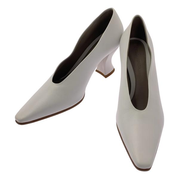 未使用品 Bottega Veneta ボッテガヴェネタ アーモンド パンプス BOTTEGA VENETA（ボッテガ・ヴェネタ） Almond アーモンド トゥ ヒール