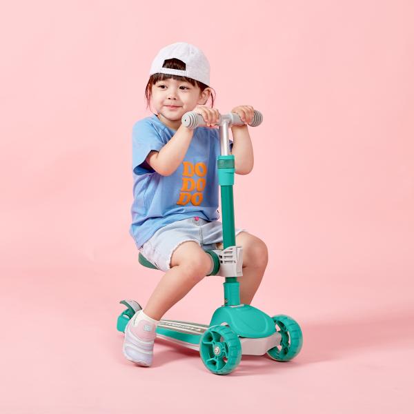 iFam グリーン キックボード 子供 ブレーキ付 3輪 キックスクーター