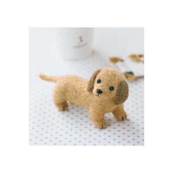 ●キット内容 : フェルト羊毛・目・テキスト ●完成サイズ ： 長さ約11cm●用意するもの： フェルティング用ニードル（1本タイプ）、フェルティング用マット、はさみ、ボンド、目打ちなど ●難易度：イージー★☆☆●デザイン : 須佐　沙知子...