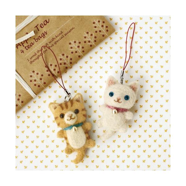 ●キット内容 : フェルト羊毛・その他付属品・テキスト●完成サイズ ： 高さ約6.5cm（ストラップ部除く）●必要用具（別売り）： フェルティング用ニードル（1本タイプ）、フェルティング用マット、はさみ、ボンドなど ※お取り寄せとなりますの...