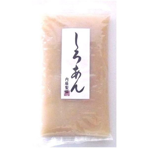 いちご大福にどうぞ。創業１００年の地元・老舗あんこ屋の粒あんです。白いんげん豆を原料に、白双糖を加えて、甘さひかえめに炊き上げたこだわりの白あんです。和菓子屋御用達の老舗あんこ屋の白あんです。和菓子の材料にもご利用いただけます。冷暗所で保存...