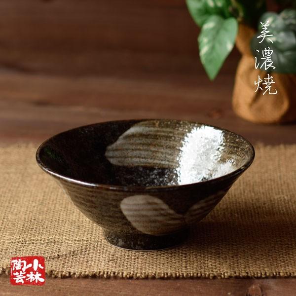 商品用途多目的に使えるどんぶりです。黒光沢に白い刷毛の模様が映えます。【　サイズ　】　直径：17.6×高さ：7.3cm【　材質　】　陶磁器【　重さ　】【　質感　】　なめらかな手触り      　※日本製（美濃焼）      　※電子レンジ・...