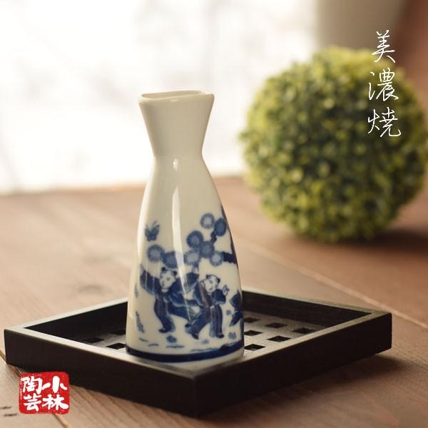 美濃焼の徳利です。白磁の生地に濃紺のデザインが美しい徳利です。【　サイズ　】 直径：6.0×高さ：13.5cm【　材質　】 陶磁器【　重さ　】　120ml【　質感　】　滑らかな生地      　※日本製（美濃焼）注意事項こちらの商品はアウト...