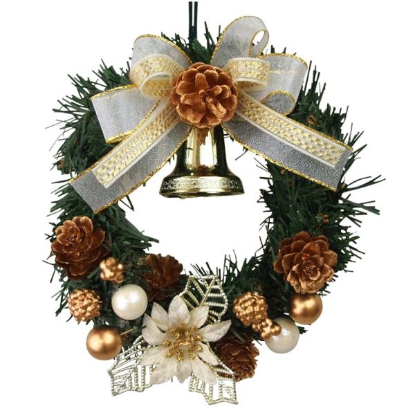 お洒落な街の神戸でデザイナーによって１つ１つ丁寧に手作りされている非常に珍しく希少な国内生産品クリスマスリースですクリスマスを連想させるお花ポインセチアが中央に配され、その周りには実物と松笠がたっぷりと付いています2種類のリボンが重なってい...