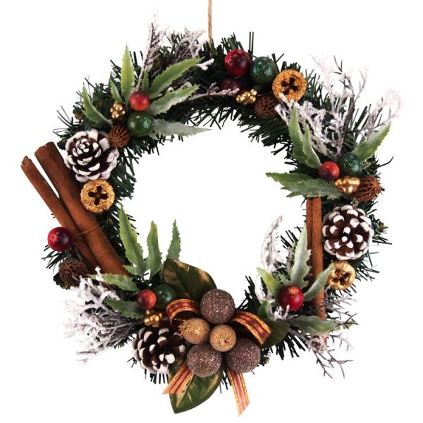 お洒落な街の神戸でデザイナーによって１つ１つ丁寧に手作りされている非常に珍しく希少な国内生産品です。上品に優しく降りかかったスノーが美しいおしゃれなクリスマスリース20cmナチュラルスノーグリーン。贅沢に自然の素材を贅沢に飾りつけをしており...