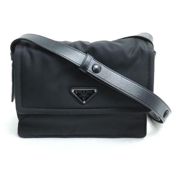 PRADA（プラダ） スモール パデッド Re-Nylon ショルダーバッグ