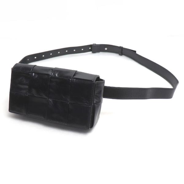 【美品】ボッテガヴェネタ　ボディバッグ　イントレチャート　ブラック ボッテガヴェネタ ボディバッグ ショルダーバッグ イントレチャート