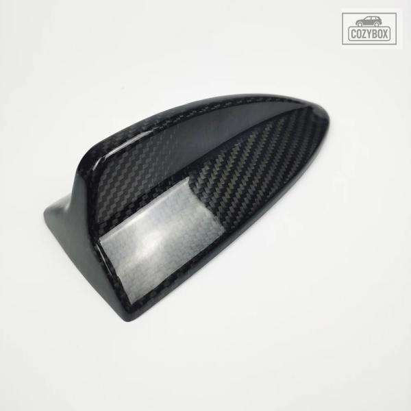 並行輸入品 BMW E90 E91 E92 3 SEIRES M3 E82 1M カーボン シャークフィン アンテナ カバー キャップ リアル カービン