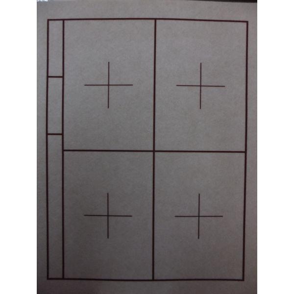 〇ベージュ地に茶ライン入〇半紙用〇名前枠有り〇（横）27cm×（縦）38cm〇裏面６文字枠