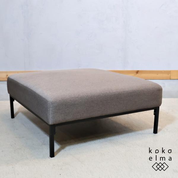 直線的でシンプルなデザインのオットマンです。洗練されたアーバンスタイルにピッタリのスツール。フットレストや腰掛としてはもちろん、１人掛けソファやコーナーソファとしてお使いいただくのもオススメ♪