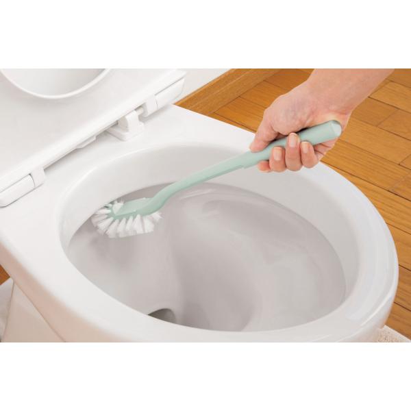 【小久保工業所 水切れの良いトイレ掃除ブラシ】トイレの便器の曲面に沿って洗いやすい先端球＆硬毛ブラシで、気になるこびりつき汚れや黒ずみ、フチの汚れも楽に落とせます。ケースは両サイドに通気口付きで、湿気がちなお手洗いで気になるブラシの乾きも速...