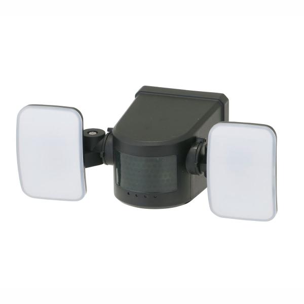 ソーラー充電式で電気代がかからないＬＥＤセンサーライト。　 ネジ止めや柱取付（クランプ）が可能です。