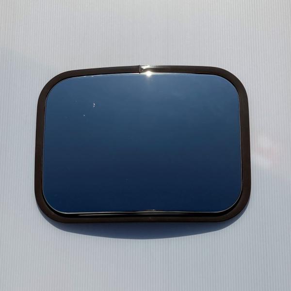 ステンレス製で錆びにくく、衝撃に強く割れない。