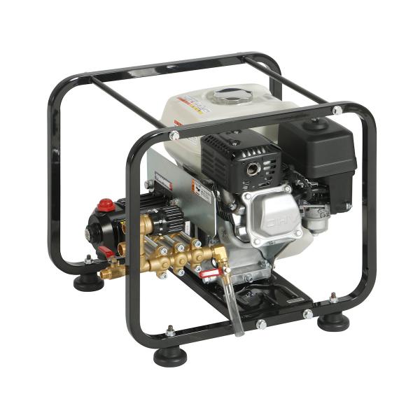 洗浄＆農用防除兼用タイプ。洗浄ガン付き！３０Ｌ／分の水量でトラクタ等の汚れを落します。