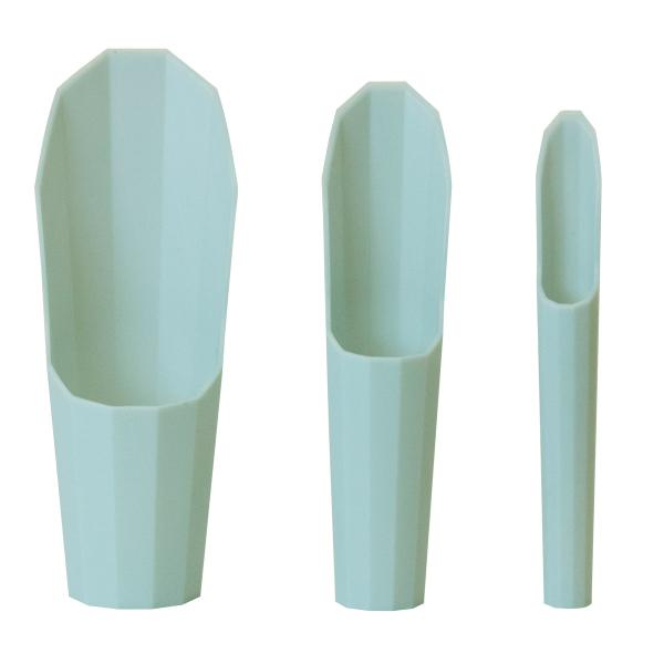 人気の多肉植物の小さな容器にも入れやすい細口の土入れを含む３サイズセット。