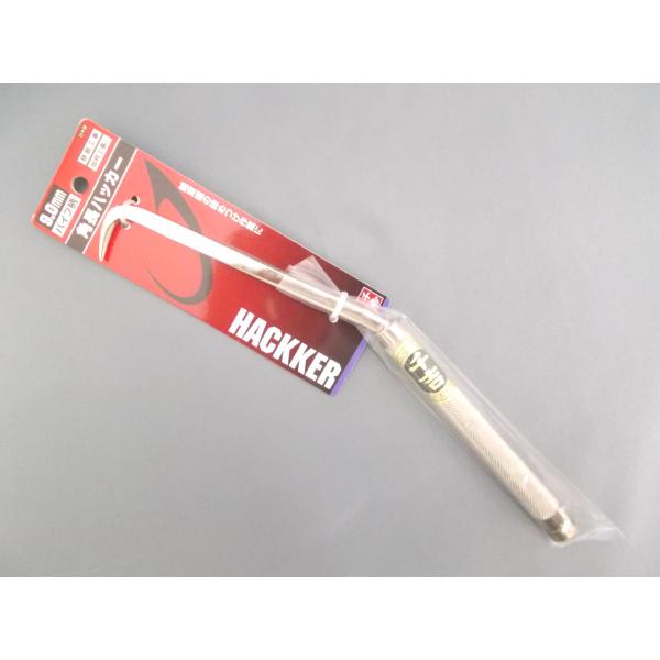 結束線の締めつけ作業に。