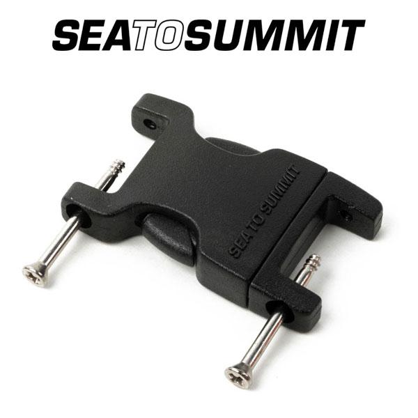 破損や劣化したバックルをスクリューで簡単に交換できるのが特長のバックルです。バックルを破損したその場で交換でき、フィールドから帰って、新しいバックルを縫い込む必要がありません。特許出願中丈夫で錆びにくいステンレス製ピンスクリュードライバーを...