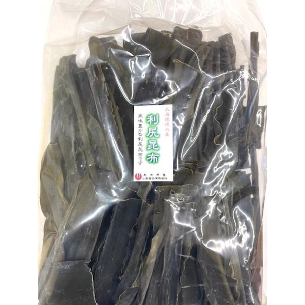 原材料：昆布（利尻産）内容量：７００ｇ賞味期限：１年製造者：山本食品有限会社　広島県尾道市新浜2-8-36   高級【天然】利尻産昆布です 出し昆布用です 使いやすいカット品 大入り７００ｇでたっぷり 天然昆布は出汁が良く出ます 利尻産なら...