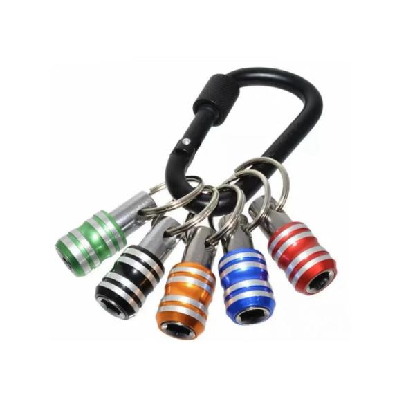 □□□　商品概要　□□□現場作業で役に立つ♪カラビナ付きワンタッチビットホルダー5個セットです。差し込むだけで自動的にロック、外すときはスリーブを上にスライドさせるだけ！ワンタッチで簡単！片手でも操作可能です。一般的な6.35ｍｍ六角軸であ...