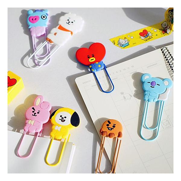 韓国の人気キャラクター「BT21」のビッグクリップです。本やノートのインデックスに！大きくて可愛いので、とってもインパクトがあります。 サイズ：　10.2cm　×　5.2cm材質：　PVC、鉄製造国：　中国