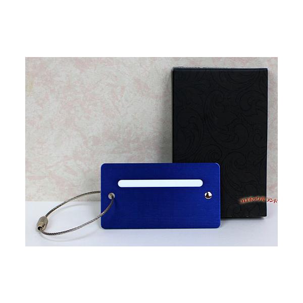 ドイツ、トロイカのラゲッジタグです。在庫限りで販売終了いたします。サイズ（約）：幅7.5cmｘ4.1cmｘ厚2mm、ワイヤーリング直径5cm素材：アルミ、プラスチック（本体）、鉄（ワイヤー）色：ブルー輸送による多少の化粧箱の擦れはご容赦くだ...