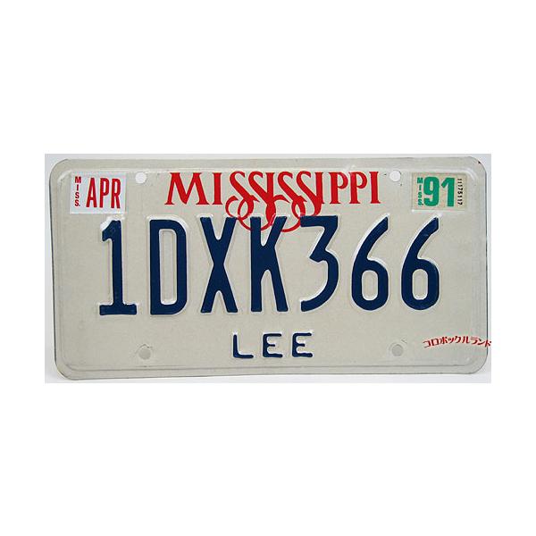 アメリカで使用されていたナンバープレートです。（中古品）ガレージやお部屋の壁掛インテリアにどうぞ♪写真の現品になりますので、お気に入りのデザインはお早めにどうぞ！サイズ(約)：30.5cmｘ15.5cm（多少異なります）実際に使用されていた...