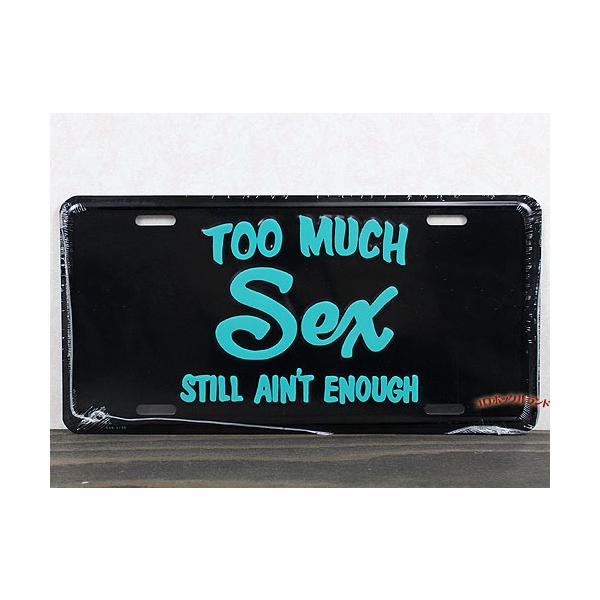 USA製のナンバープレートサイズのデザインプレートです。カラフルポップなデザインからアートなものまで200種類以上を販売しています。プレートにはフラットなものと凸凹したエンボス加工の２種類があります。余白のあるプレートは愛車のナンバーやお好...