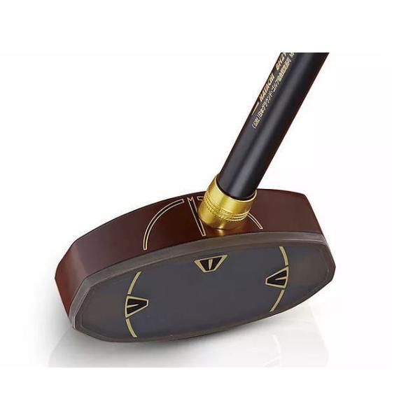 ヘッドは、伝統銘木の高級パーシモン