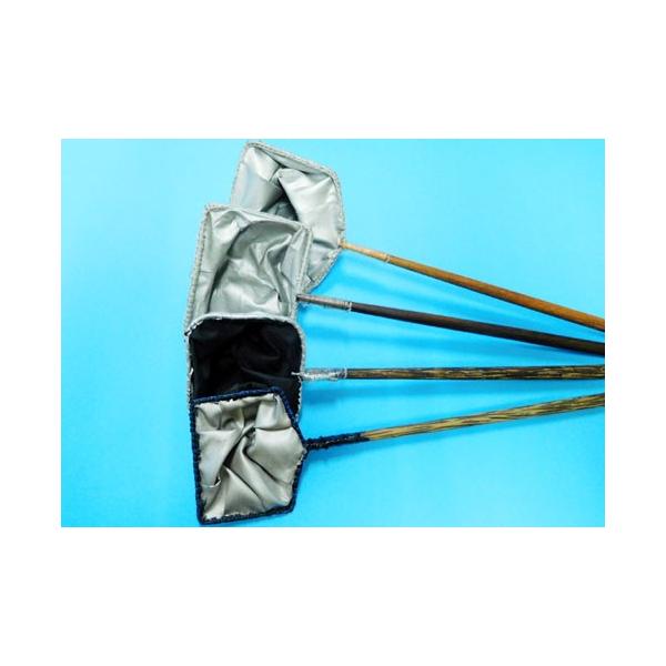 網サイズ：約5*6cm※手作りの為多少形状にばらつきがございます。大切なベタを傷つけずに水ごとすくう事のできる網です。コーナーのある水槽での使用は丸型よりこちらが便利です。柄の先がとがっているので画像のようにベタに近づけるとフレアリングさせ...