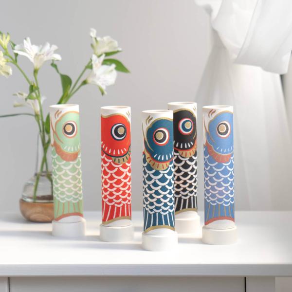 ＜節句人形と一緒に飾れるコンパクトな行燈＞コンパクトサイズの五月人形と一緒に飾るのにぴったりな電池式の行燈です。お子様の節句の思い出を華やかに演出いたします♪【選べるカラー】5つのカラーからお好みでお選びいただけます。お持ちの節句人形と一緒...