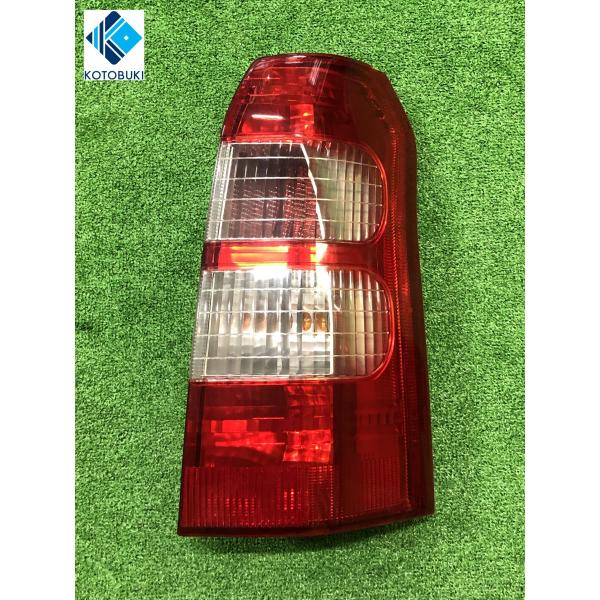 トヨタ☆サクシード NCP51V 純正 右テールライト ICHIKOH 52-224