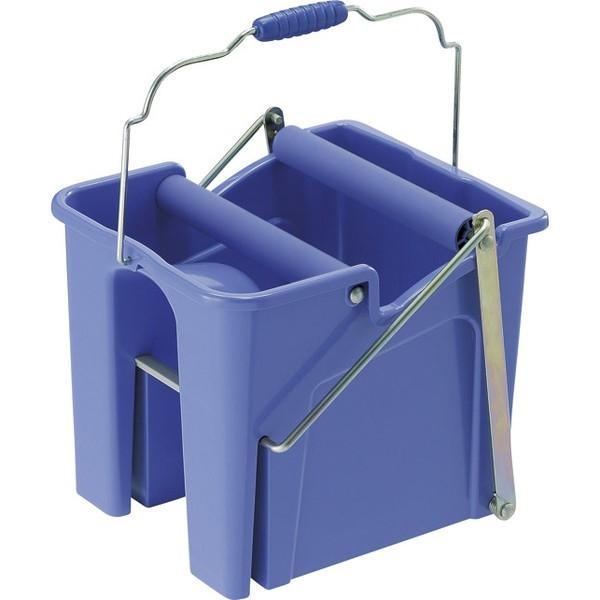 簡単に扱える、樹脂製スクイザー。ペダルを踏むだけで楽な姿勢で絞れます。タンク容量　約14L色　　　　　ブルー